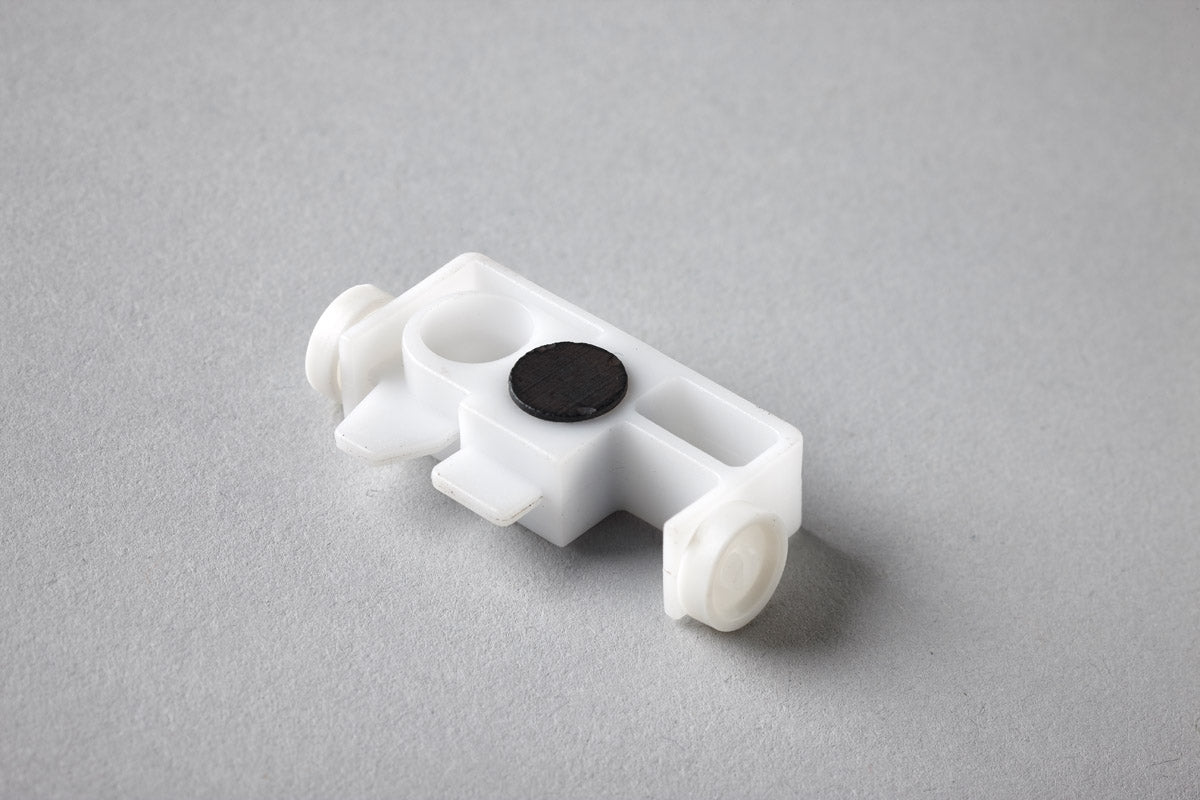 Vertical Magnetic Shaft Support for Classic Headrail - White - Pack of 2