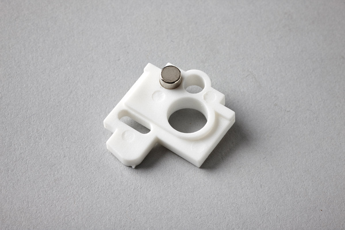 Centre Support With Magnet for Narrow System - Vertical Narrow Headrail - Pack of 2