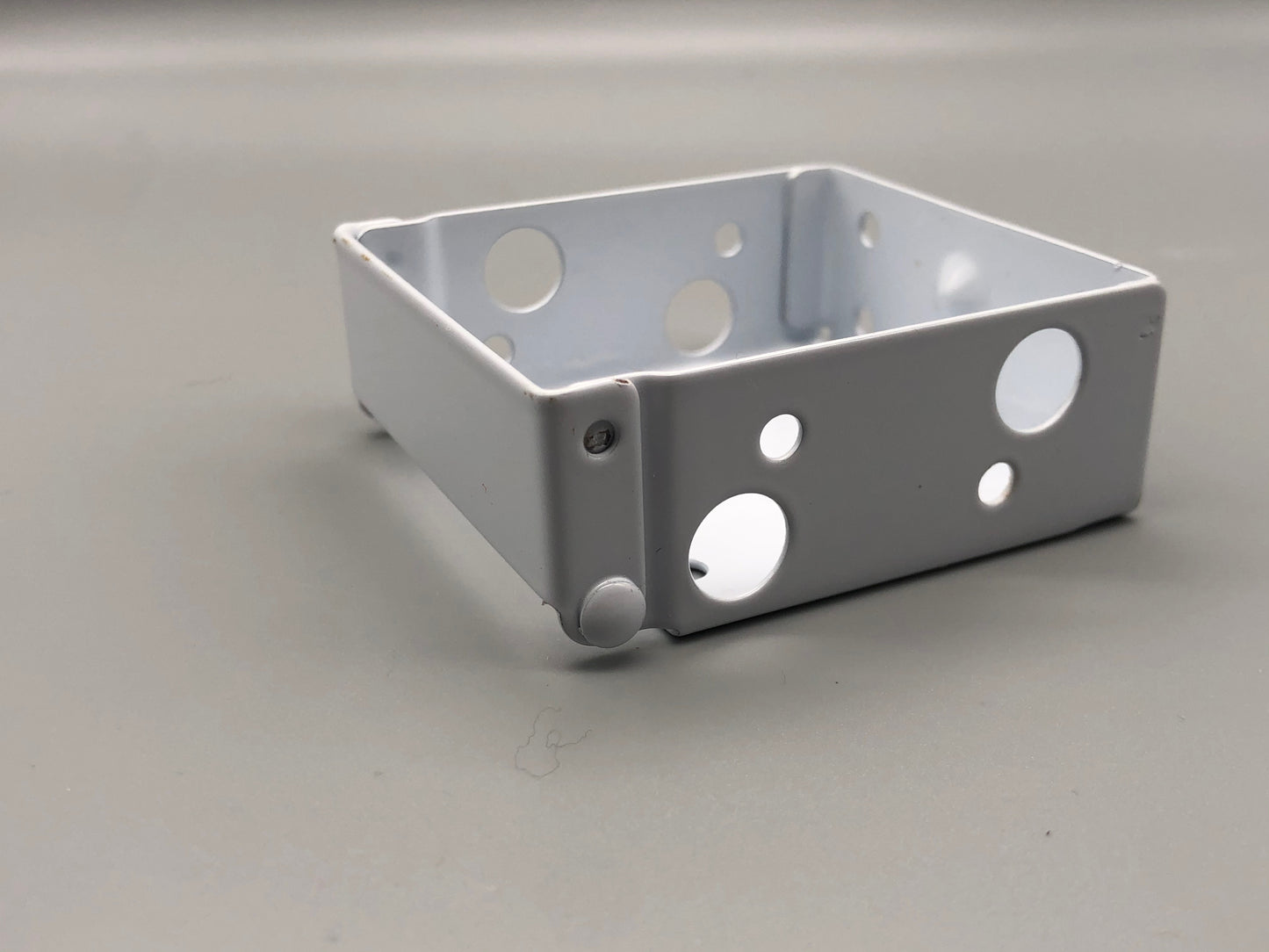 Universal White Bracket for 50mm Venetian Blinds - Pack of 2 (Pair)