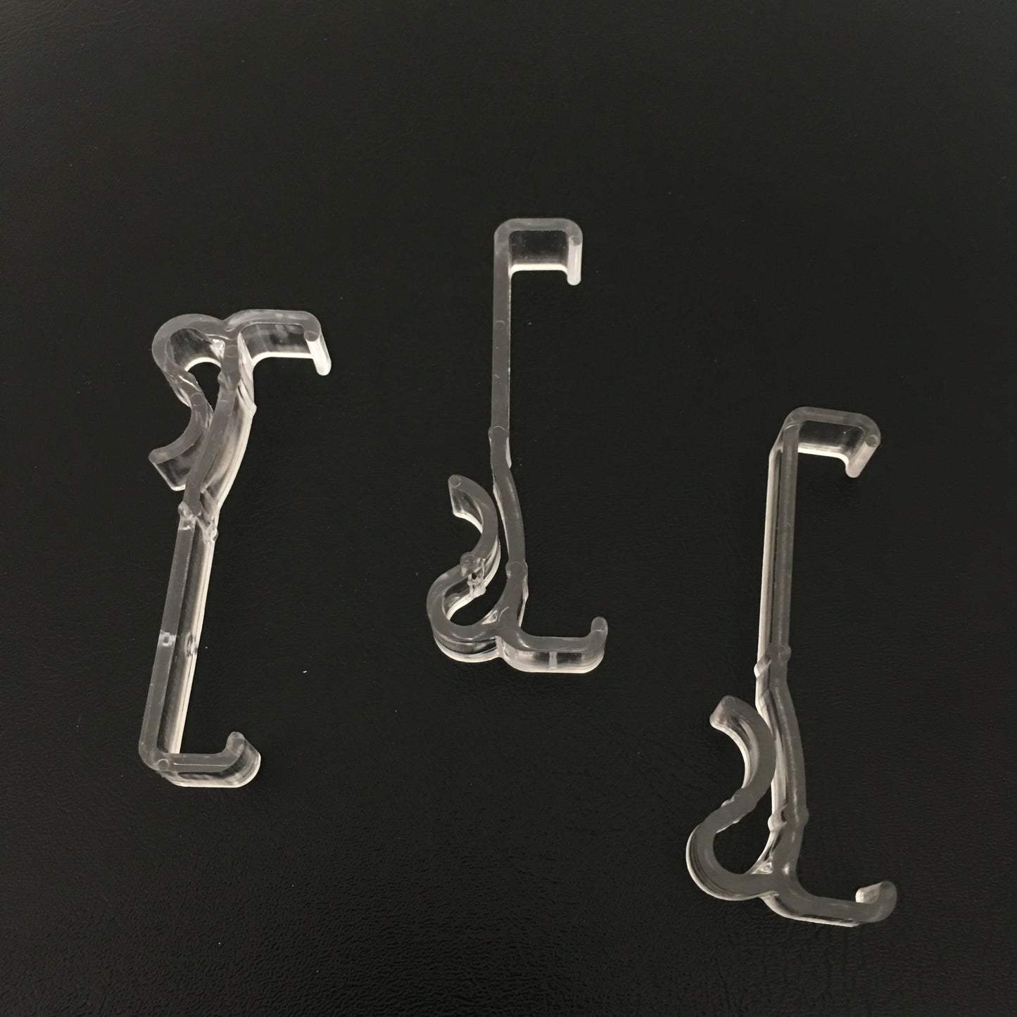 Plastic Valance Clip for Venetian Blinds - Hold Pelmet 65mm Wide - Pack of 4