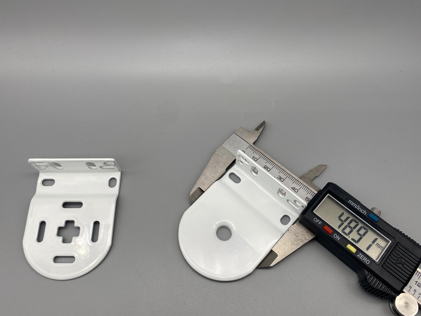 Pair of Replacement Roller Blinds Brackets Set - Metal Brackets - for 32mm System
